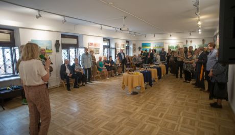 W Bibliotece Miejskiej otwarta została wystawa "Moje Pejzaże" Krzysztofa Mańczyńskiego