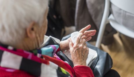 Opiekunka okradła 82-letnią podopieczną 