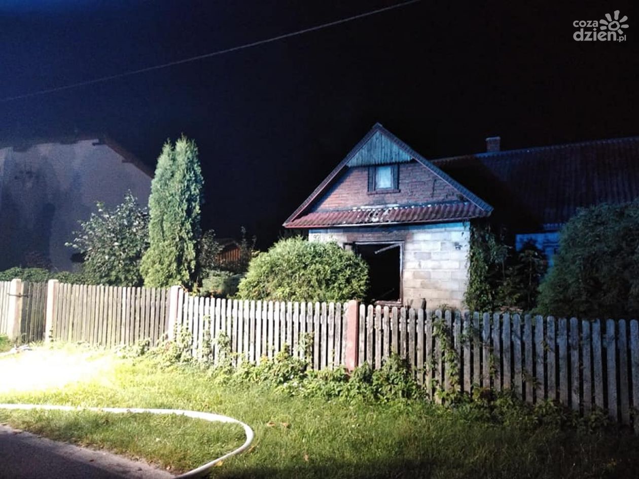Pożar w Kazanowie. Mężczyzna sam opuścił płonący budynek