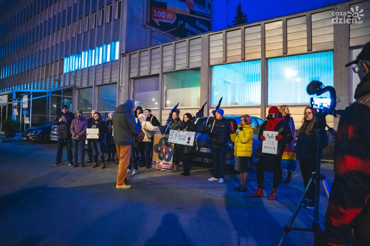 Protest „Bronimy życia” pod siedzibą PiS (zdjęcia)
