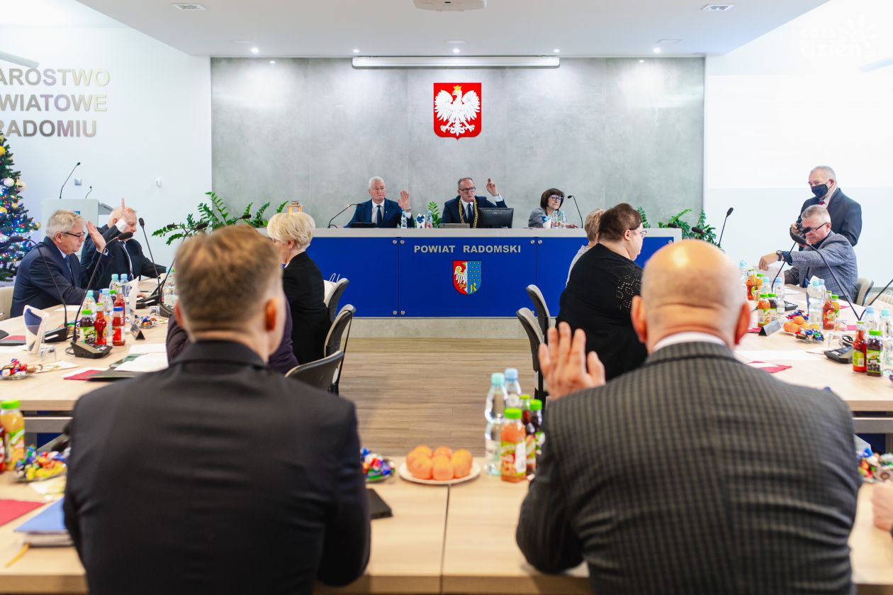 Sesja budżetowa Powiatu Radomskiego (zdjęcia)