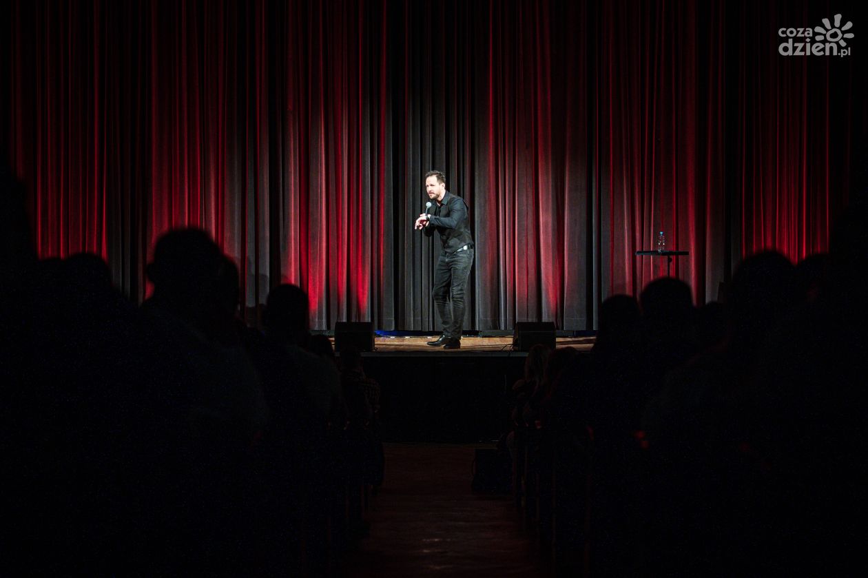 Rafał Pacześ - stand-up w sali koncertowej ROK (zdjęcia)