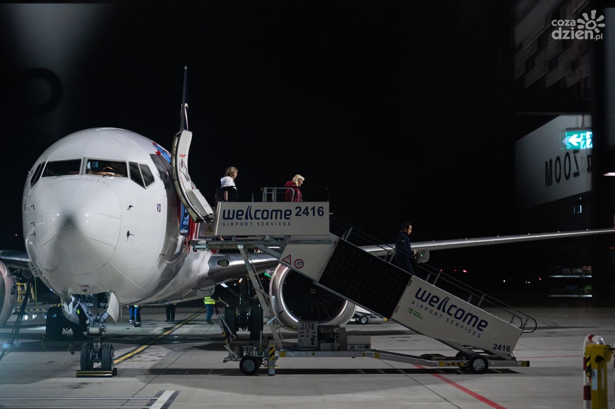 Lotnisko Warszawa-Radom. Pierwszy samolot LOT z Paryża wylądował (zdjęcia)