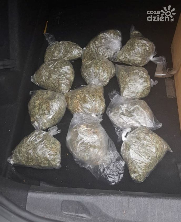 Policjanci znaleźli prawie kilogram narkotyków