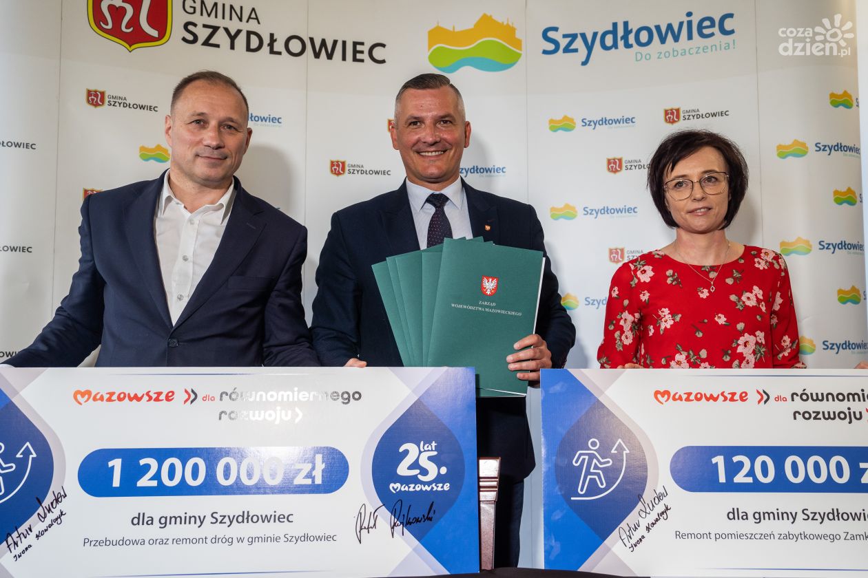 Dofinansowania na remont zabytkowego Zamku oraz przebudowę dróg dla gminy Szydłowiec (zdjęcia)