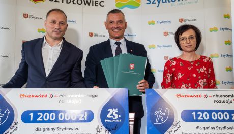 Dofinansowania na remont zabytkowego Zamku oraz przebudowę dróg dla gminy Szydłowiec (zdjęcia)