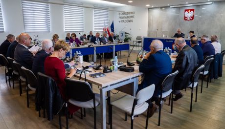 Sesja Rady Powiatu w Radomiu (zdjecia)