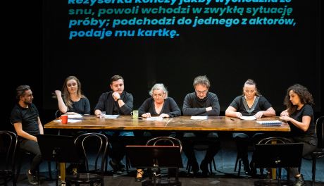 Czytanie performatywne dramatu Jarosława Mikołajewskiego "Boska komedia / Komedia polska" (zdjęcia)