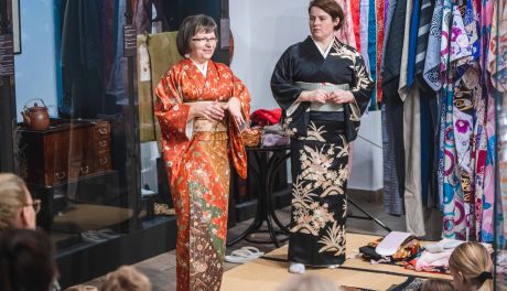 Pokaz zakładania kimona (zdjęcia)