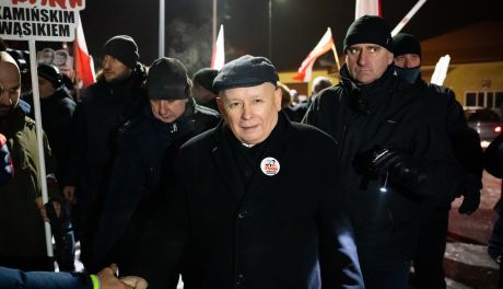 Jarosław Kaczyński manifestował przed radomskim aresztem (zdjęcia)
