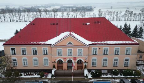 Łącznik, amfiteatr i miniobserwatorium - szkoła w Chwałowicach rozwija się